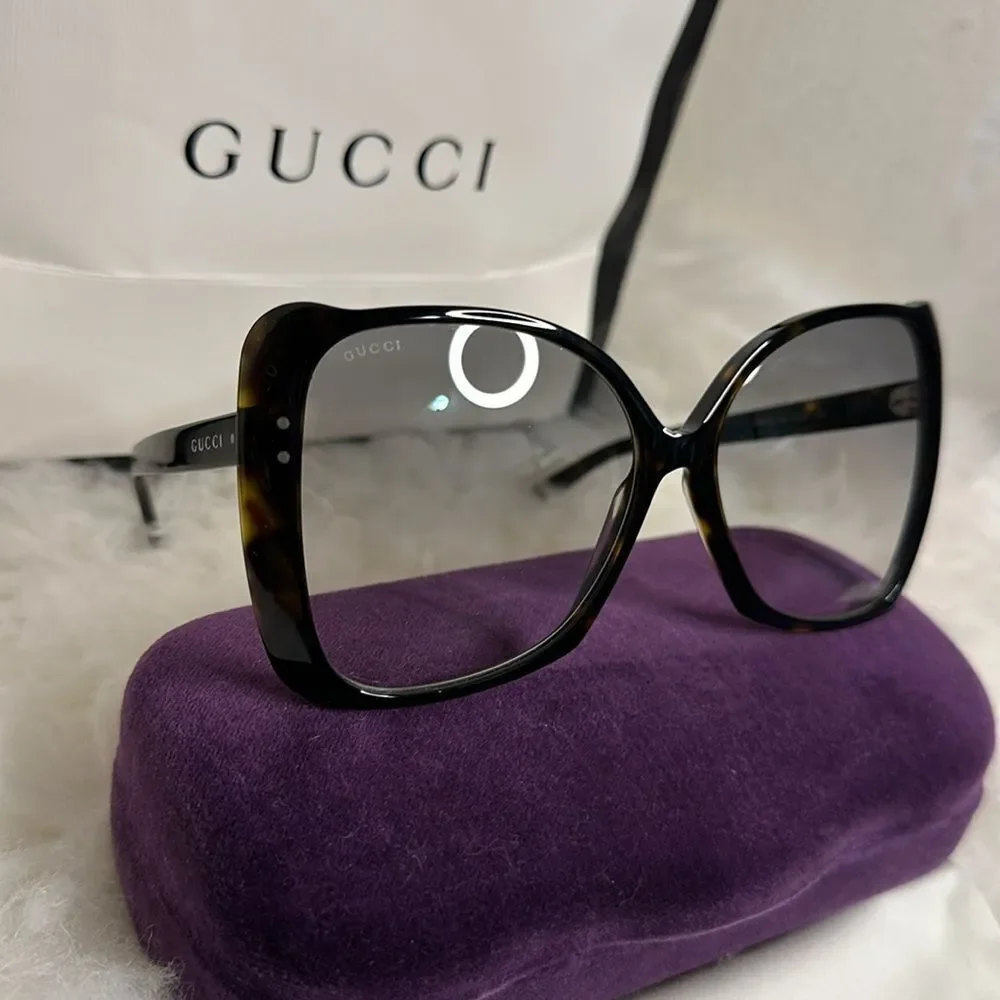 💯Authentic Gucci Sunglasses with Case🍀 - Picture 5 of 16